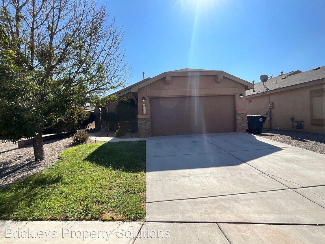 Foto principal - 3 br, 2 bath House - 9500 Mogollon Dr NW