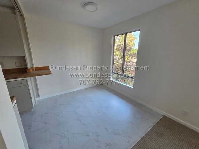 Foto del edificio - 9 Forest Ln