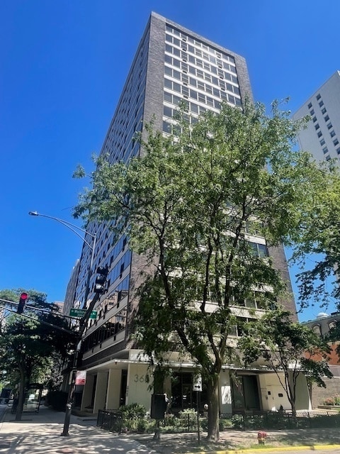 Building Photo - 360 W Wellington Ave