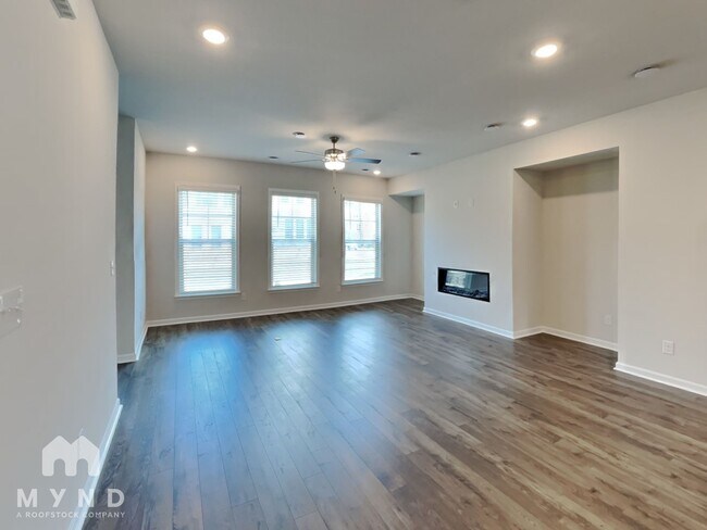 Building Photo - 1626 Halbrook Pl SW