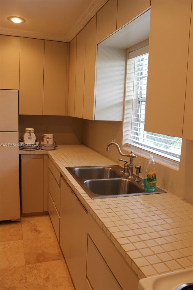 Building Photo - 7550 SW 82nd St