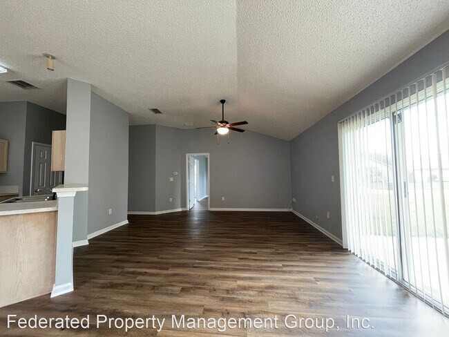 3 br, 2 bath House - 8057 LEAFCREST DRIVE - 4