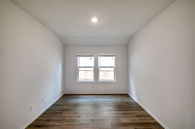 Building Photo - 1740 Catahoula Dr