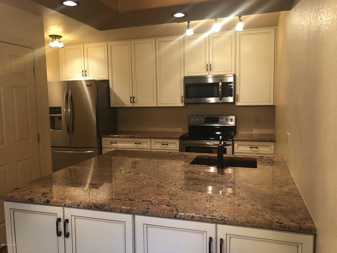 Foto principal - 5751 N Kolb Rd