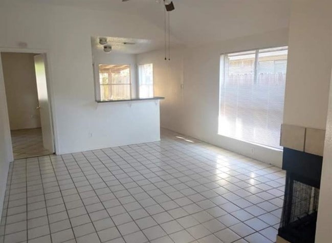 Building Photo - 3525 Sablechase Dr