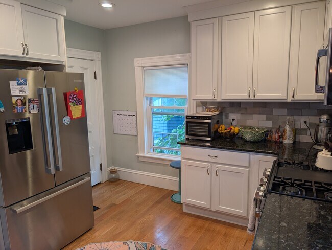 Kitchen - 28 Boston Ave