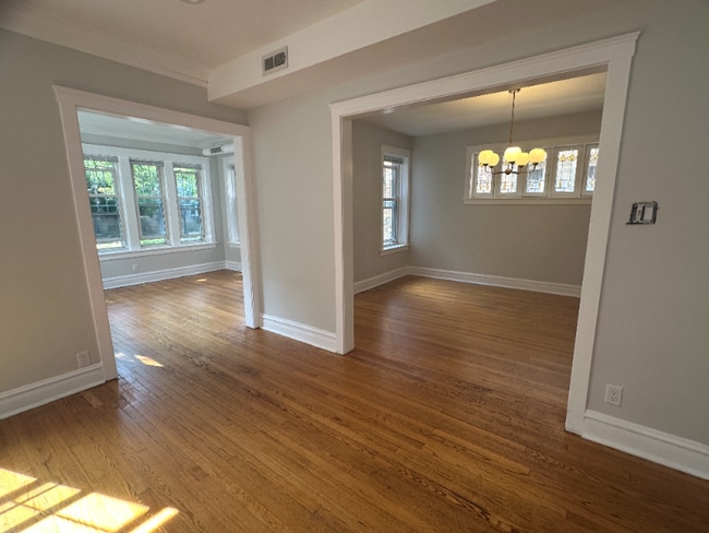 Photo - 4237 N Ashland Ave Apartment