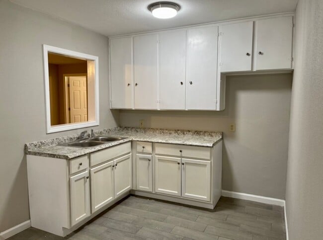 Building Photo - 2306 Butler Dr, Orange, TX 77630