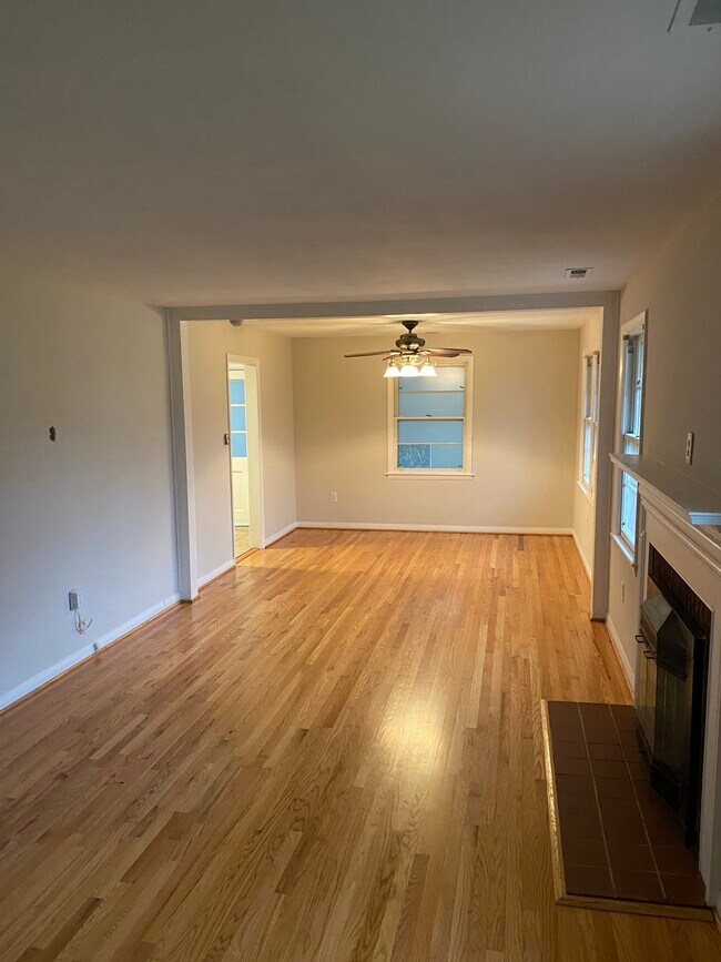 Foto del edificio - 1424 Nelson Dr