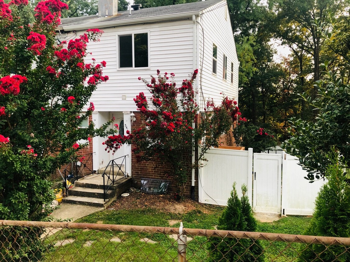 5416 67th Ave, Riverdale, MD 20737 Townhome Rentals in Riverdale MD