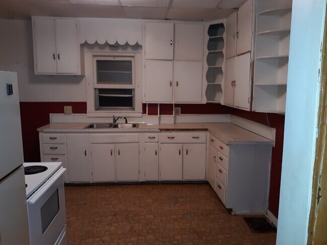 Foto del edificio - 905 N Dodge St