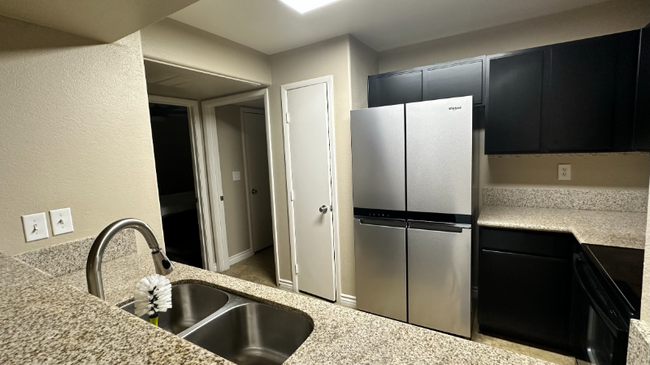 Foto del edificio - 2300 E Silverado Ranch Blvd