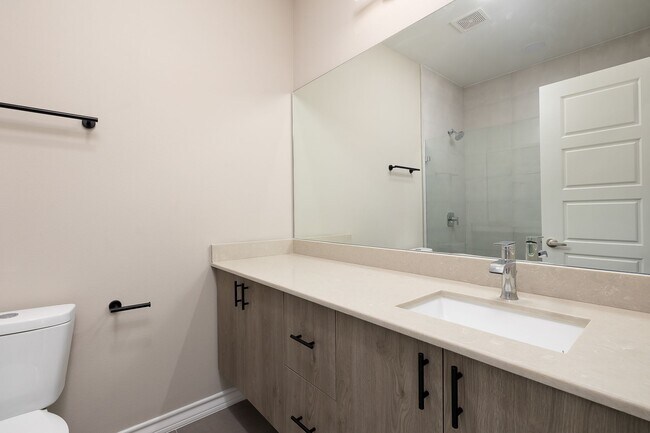 Building Photo - 6903 N 59th Ln