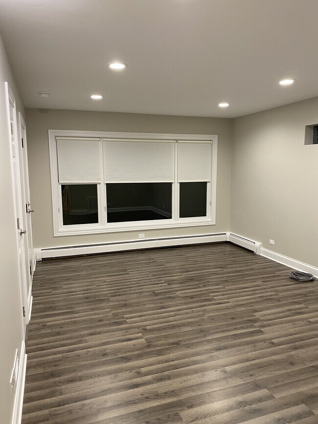 Building Photo - 226 Maple Ave