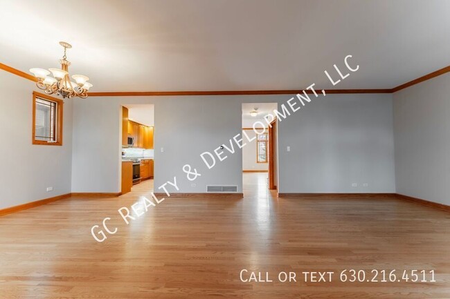 Foto del edificio - *** 4 BDRM - 2.5 BTH / SS APPL / BASEMENT ...