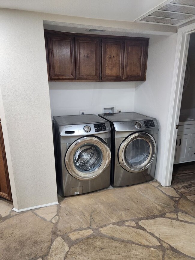 Foto del edificio - 3bd 2ba located in Pointe South Mountain