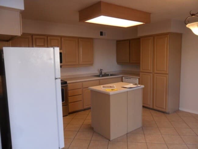 Building Photo - 6605 St Josephs Ave NW