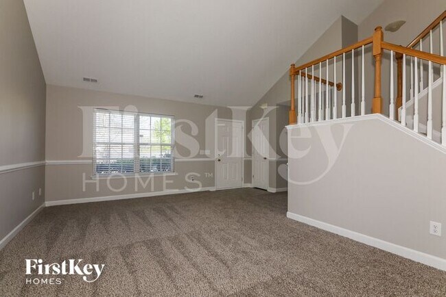 Building Photo - 7526 Salinger Way