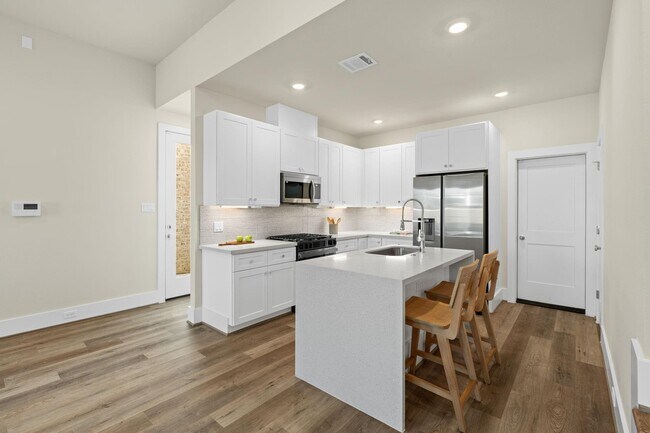 Building Photo - 5626 Bertellis Ln