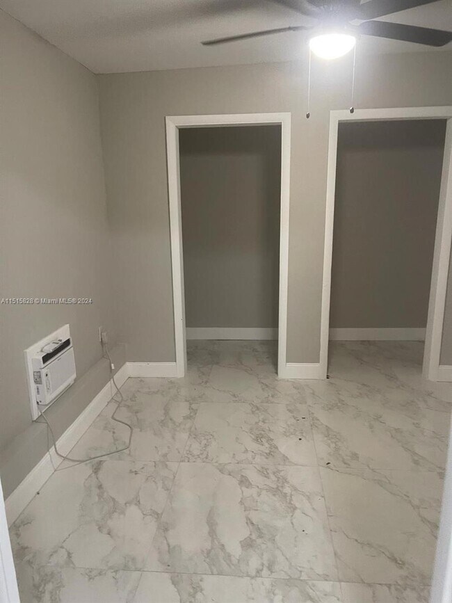 Foto del edificio - 5424 NW 17th Ct