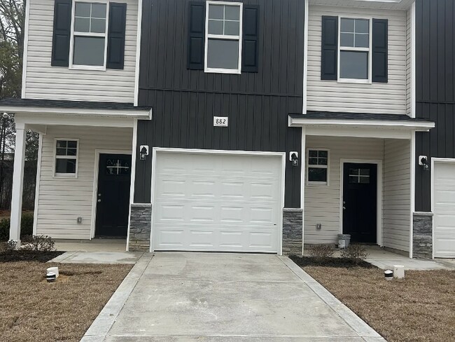 Building Photo - 888 Danish Dr