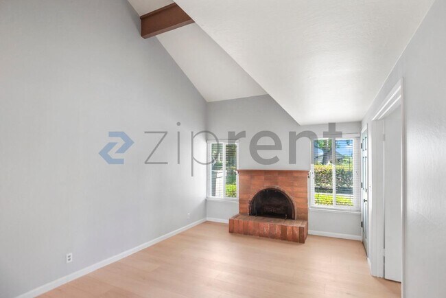 Foto del edificio - 1030 Gull Ave
