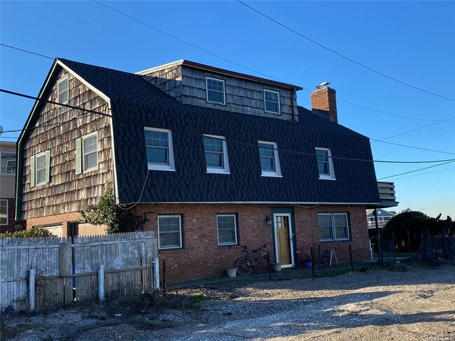 Building Photo - 115 Parkside Rd Dr