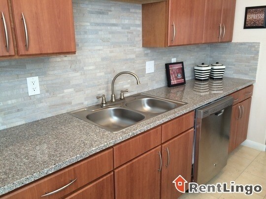 Foto del edificio - 1715 Enclave Pkwy