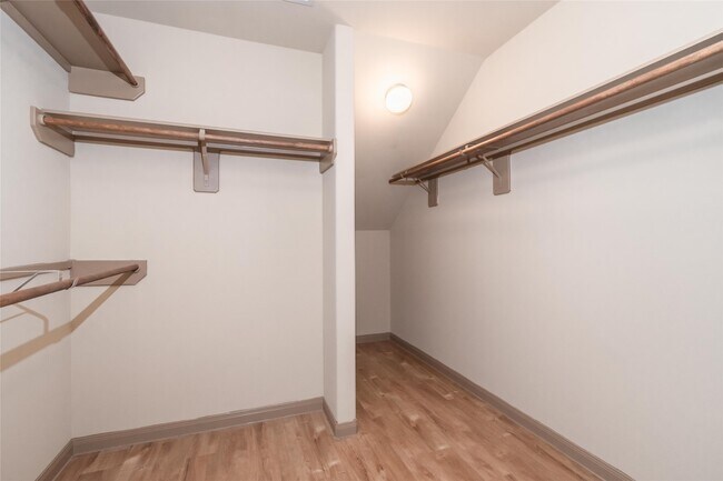 Foto del edificio - 5807 Long Arbor Ln