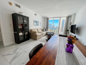 Building Photo - 335 S Biscayne Blvd