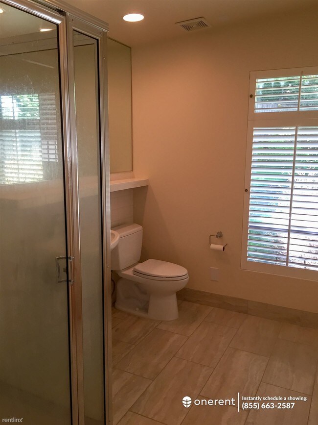 Foto del edificio - 4 br, 2.5 bath House - 8445 NE 9th St
