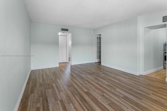 Building Photo - 7910 Taft St