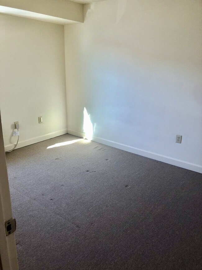 Broadway Apartments Condo for Rent in Quantico, VA