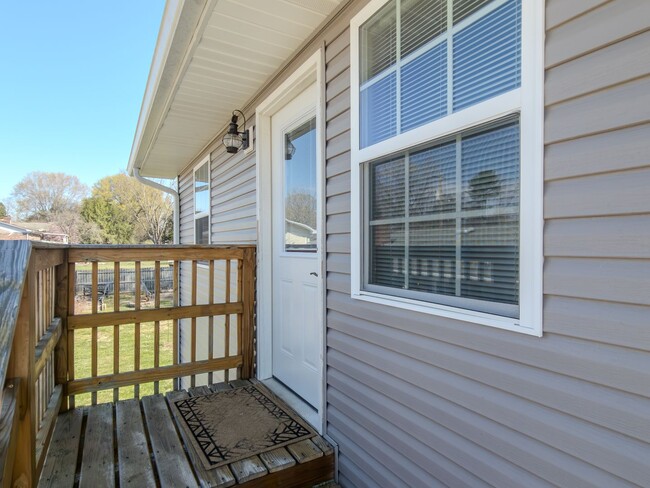 Foto del edificio - Knoxville 37923 - 2 bedroom 1 bath - call ...