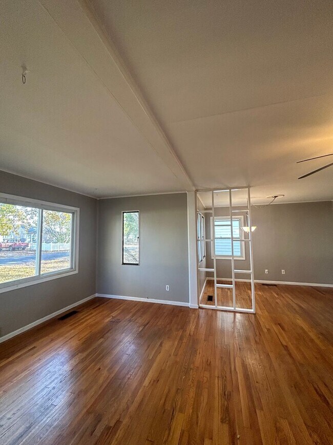 Building Photo - Charming Home for Rent