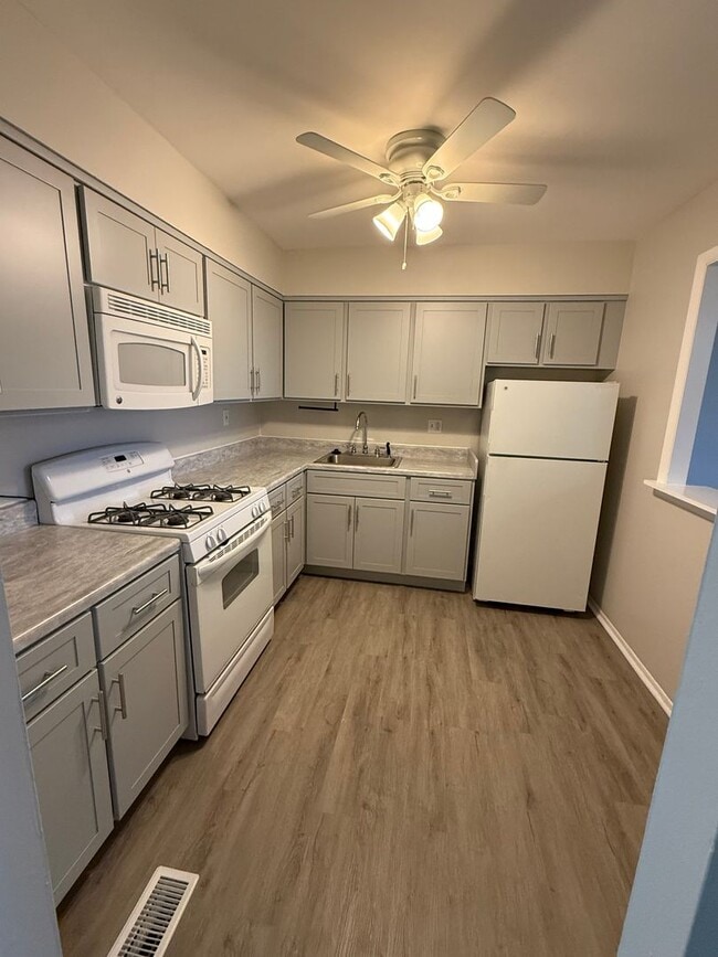 Building Photo - FAIRDALE_3362