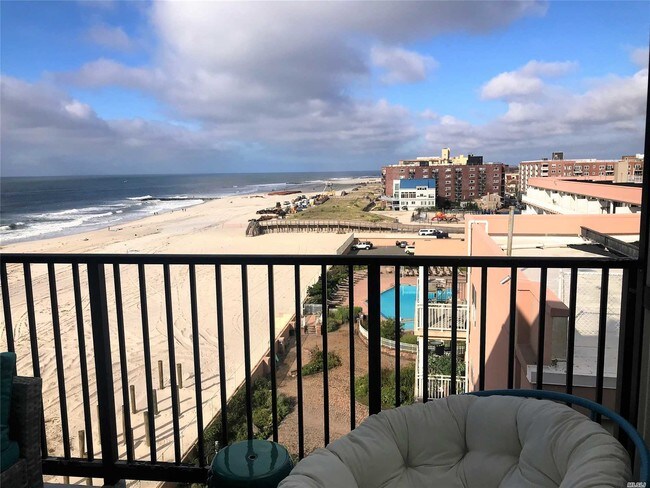 Foto del edificio - 840 Shore Rd