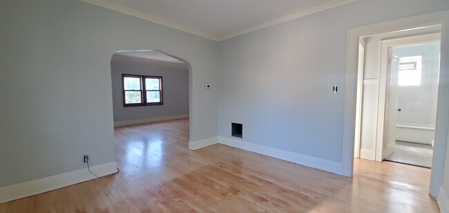 Comedor - 6516 W Bluemound Rd