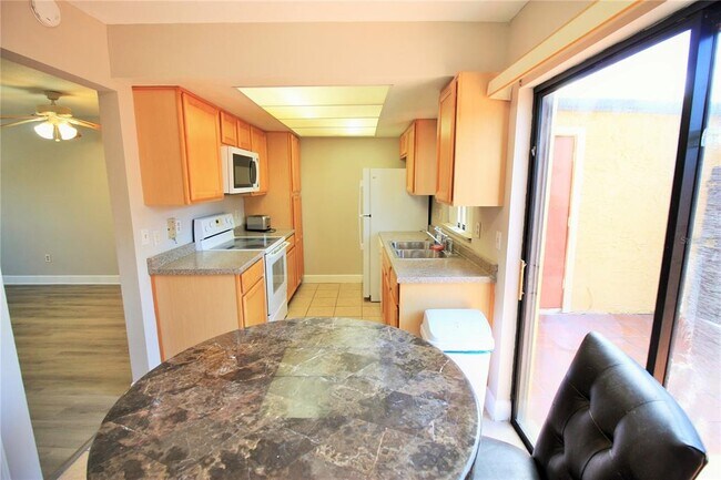 Foto del edificio - 7446 Wynnewood Square