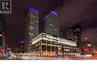 Building Photo - 19 Bathurst St