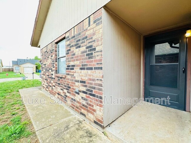 Foto del edificio - 522 Peppertree Ln