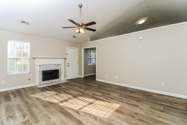 Building Photo - 205 Ashland Manor Dr