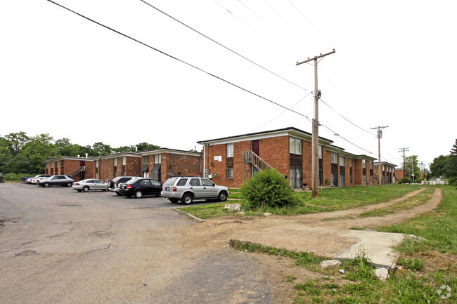 Primary Photo - Garden Apartments