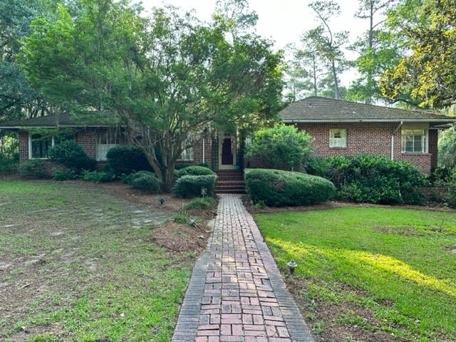 Primary Photo - 1441 Country Club Dr