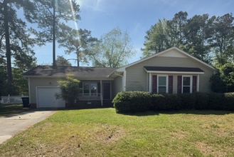 Building Photo - 2701 Northwoods Dr