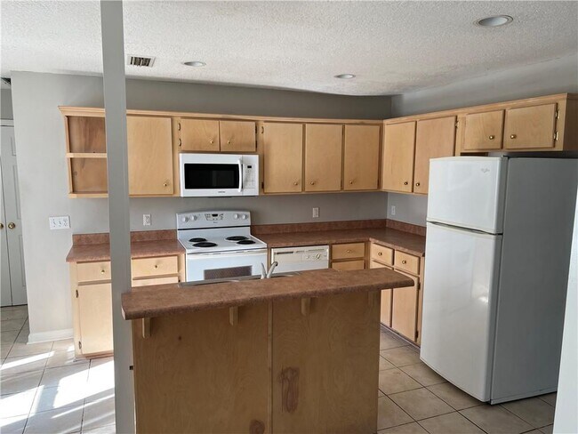 Building Photo - 203 Cardinal Rd
