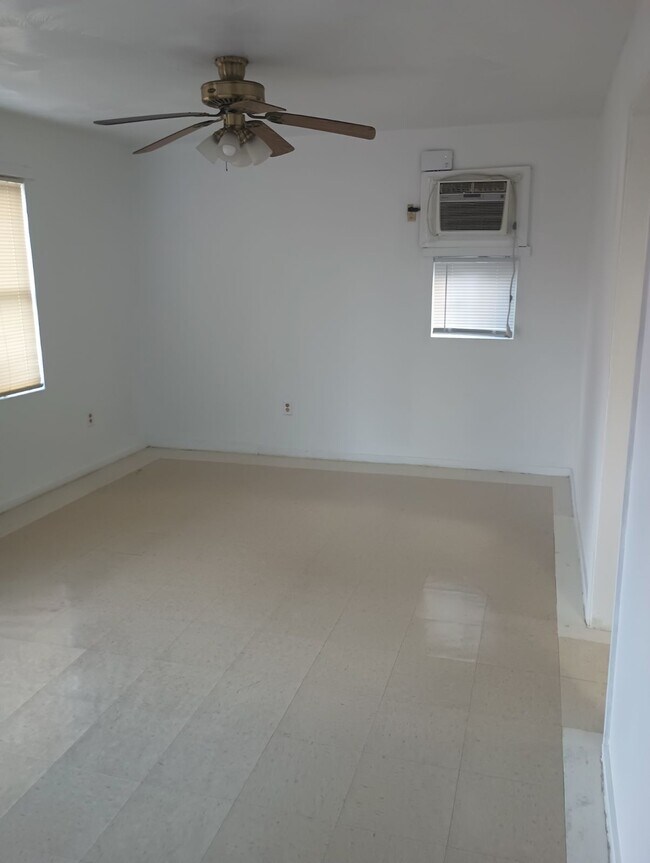 Foto del edificio - Progress only with work