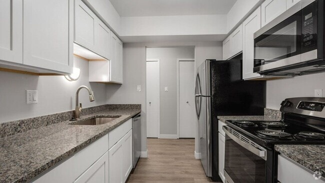 Building Photo - Woodhues Apartments - Ideal Location - Com...