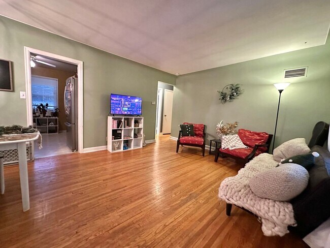 Foto del edificio - Available August!  Cozy 2 Bedroom, 2 Bathr...