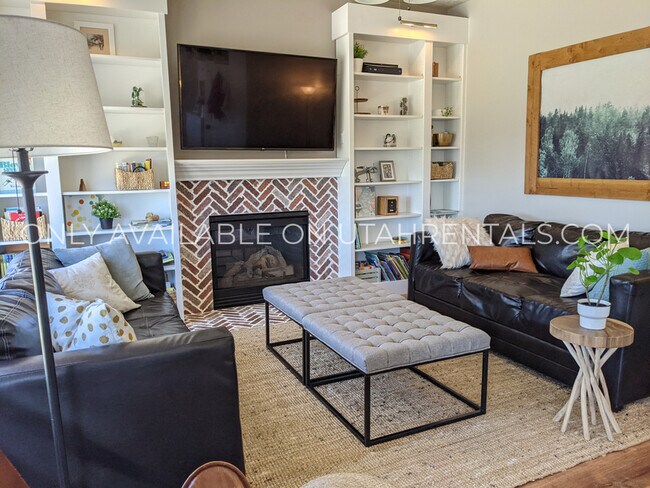 Foto del edificio - 1743 Lone Oak Dr